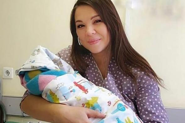 Певица Гузель Уразова родила четвертого ребенка