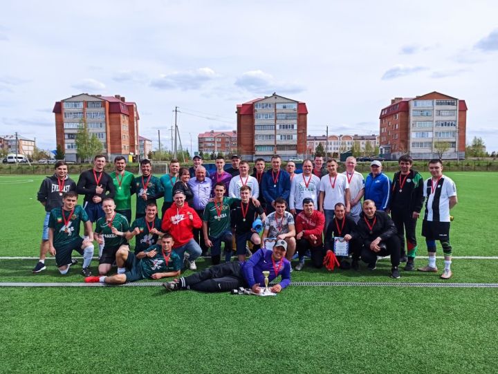 В Нурлате прошел блиц-турнир по футболу, посвященный Дню Победы