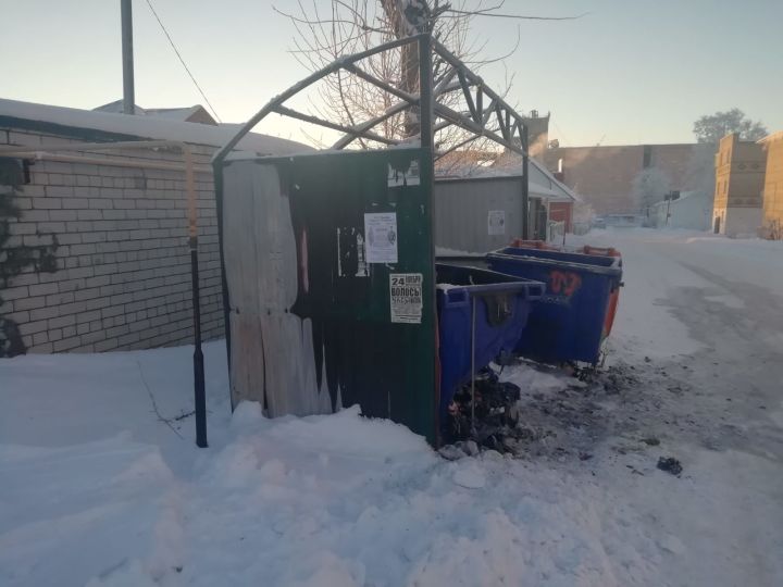 В Нурлате горели мусорные контейнеры, а в селах – бани