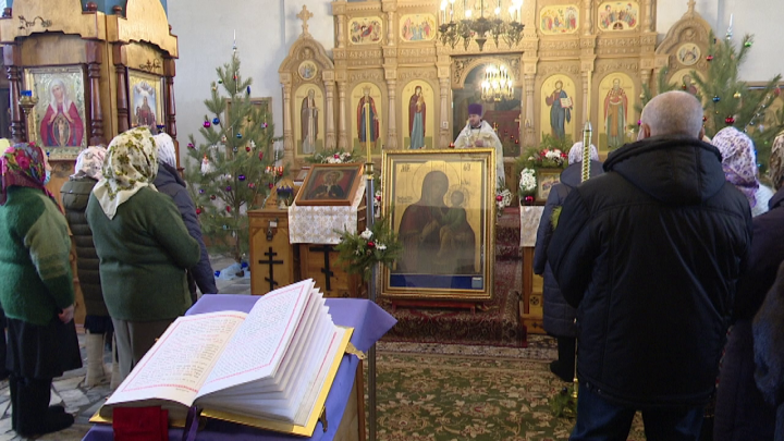 «Рождественский вертеп», созданный по    библейским сюжетам, украсил территорию    Ильинской церкви