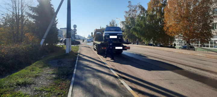 За нарушение ПДД автомобиль нурлатского водителя помещен на спецстоянку