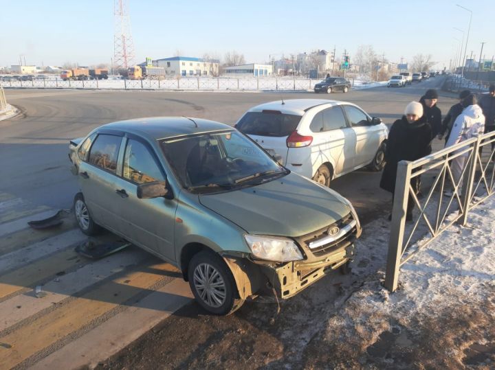 В Нурлате произошло ДТП с участием трех машин