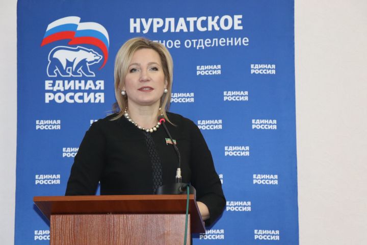 Людмила Рыбакова выписала районную газету для школ Нурлатского района