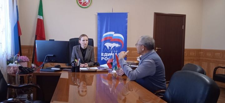 В Нурлатском местном отделении партии “Единая Россия” продолжается Декада приемов граждан