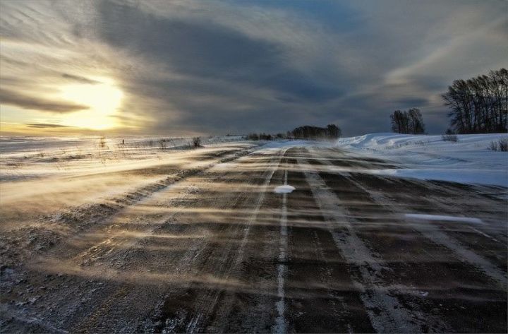 МЧС РТ: Сильный снег, метель с ухудшением видимости, снежные заносы на дорогах