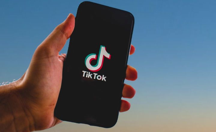 TikTok временно ограничил в России возможность публиковать видео и вести прямые трансляции