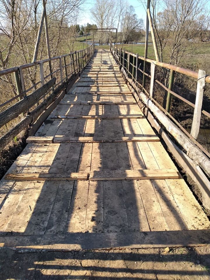 В Староальметьевском сельском поселении отремонтировали мостовой переход через реку  