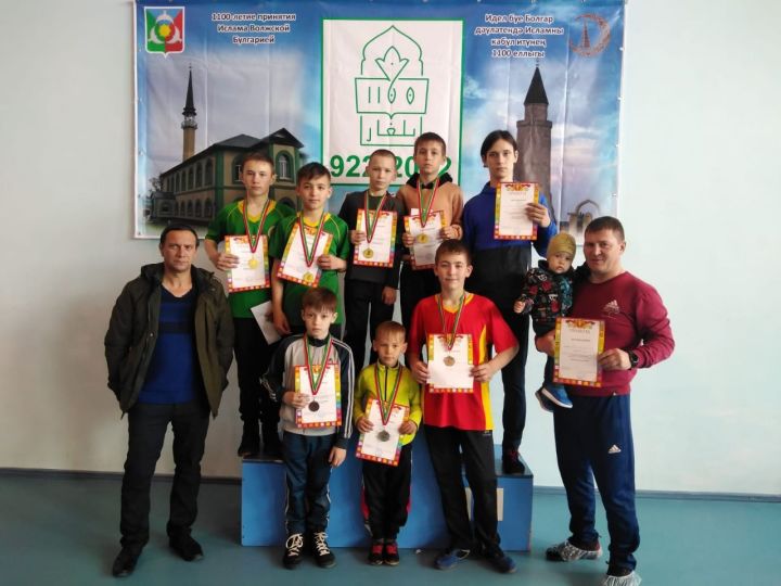Юные нурлатские спортсмены успешно выступили на открытом турнире по национальной борьбе в Аксубаеве