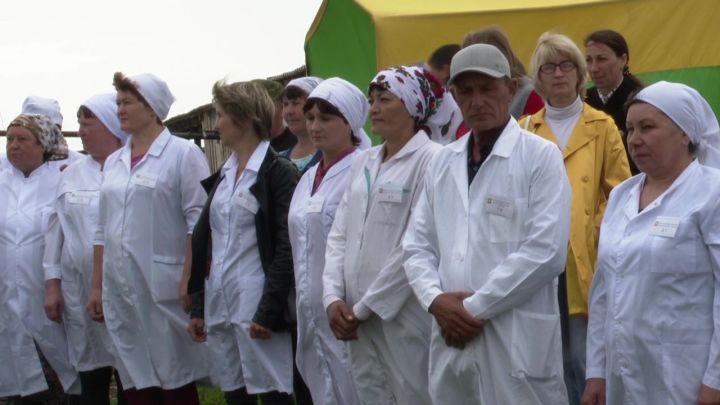 В Нурлате прошёл конкурс операторов машинного доения и технологов по воспроизводству стада