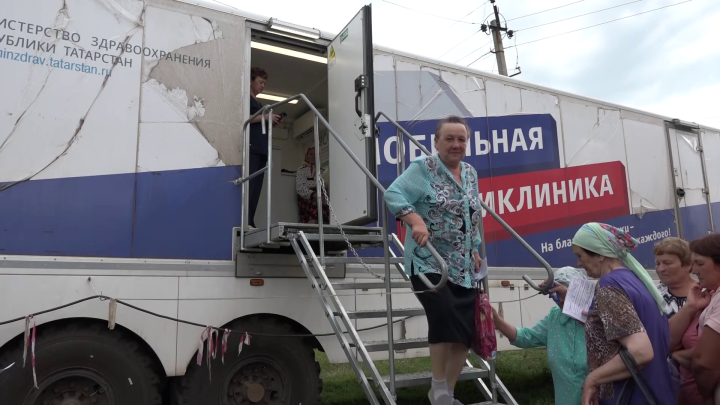 В Нурлатском районе проходят профилактические осмотры сельского населения в рамках «Мобильной поликлиники»