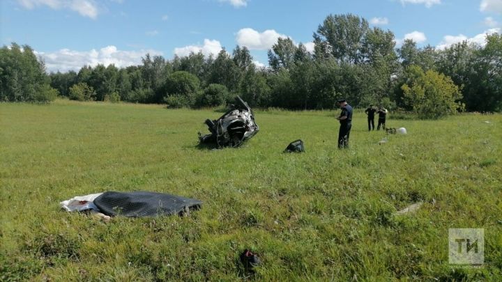 В Казани в результате аварии с участием легковушки и грузовика погиб человек