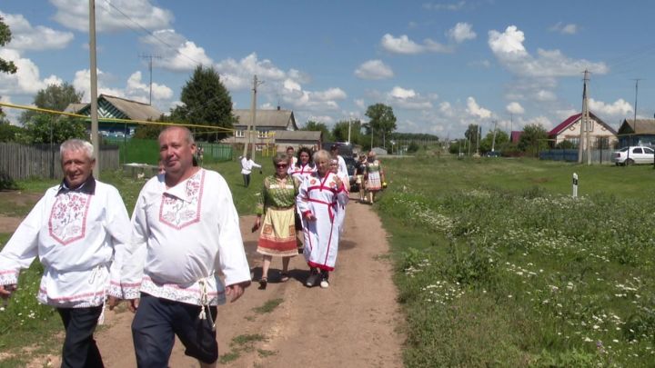 На этносвадьбе Гавриловых из Старых Челнов пела и плясала вся родня