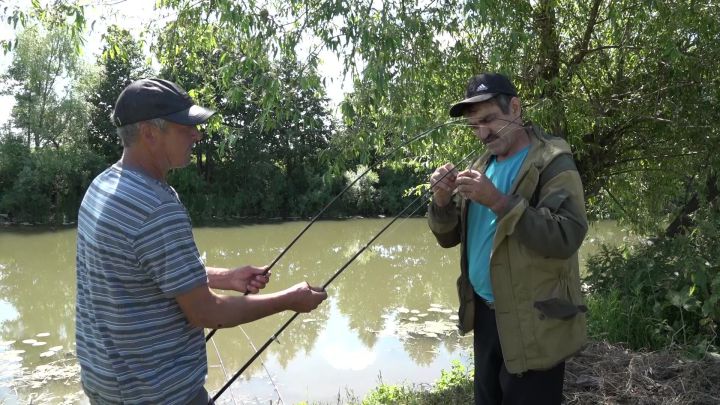 Заядлый рыболов Илья Николаев День рыбака проведёт на берегу реки Черемшан