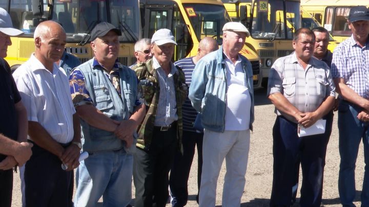 В Нурлате проведен плановый осмотр школьных автобусов