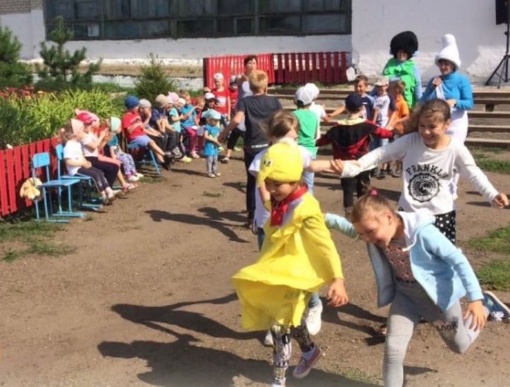 В Нурлатском районе провели мероприятие «Летний калейдоскоп» для детей