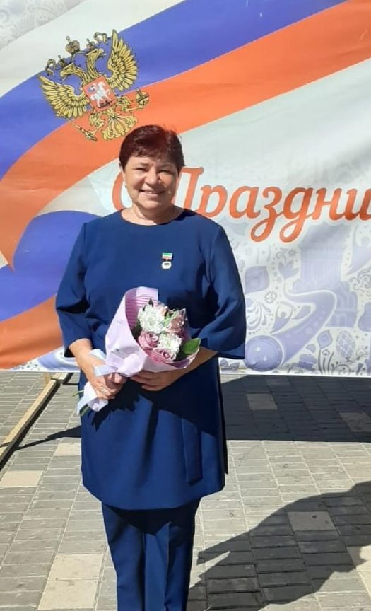 Родители детского сада «Сказка» поздравляют Наталью Аввакумову с Днем дошкольного работника