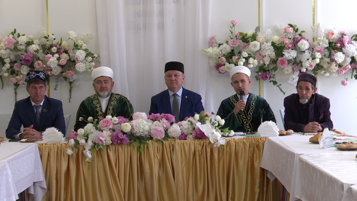В Нурлате прошла встреча имамов мечетей с главами сельских поселений и руководством района