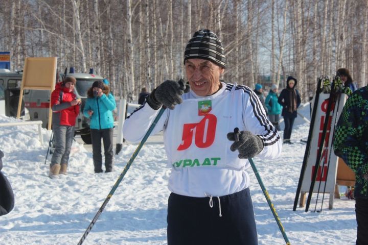 В Нурлате в последний путь проводили ветерана педагогического труда Виктора Белова