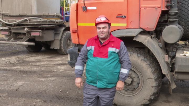 Олег Сергеев, как отец и двоюродный брат, посвятил себя романтике дорог