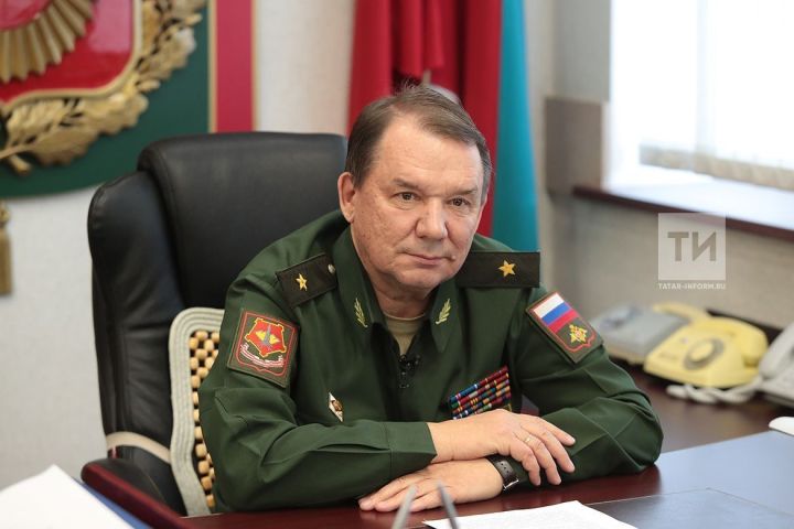 С профессиональным праздником военных пенсионеров поздравил военный комиссар Татарстана