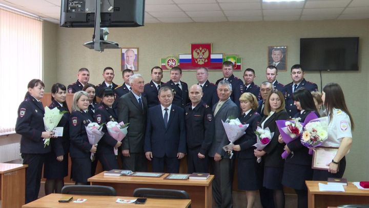 Правоохранителей Нурлата поздравили с Днем работников органов внутренних дел РФ