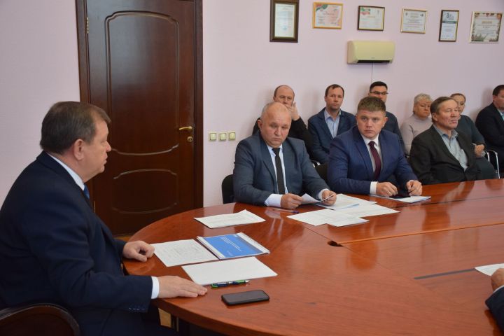 Дамир Ишкинеев провел совещание по техническому обслуживанию двухконтурных котлов