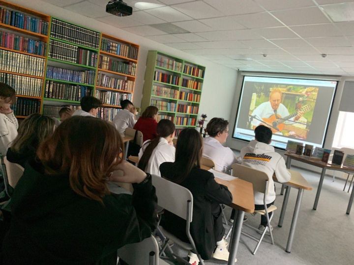 В центральной библиотеке Нурлата прозвучали бардовские песни
