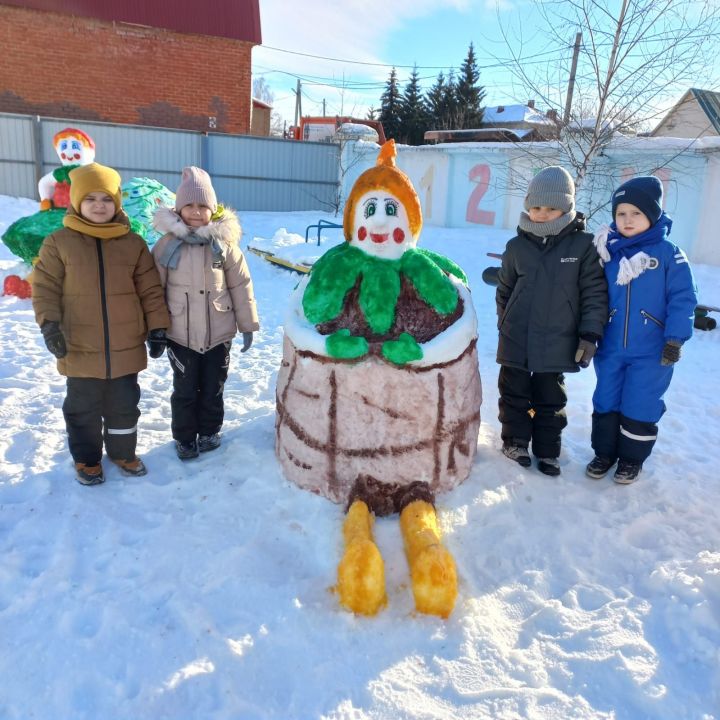В детском саду «Росинка» появился «Снежный городок Эколят»