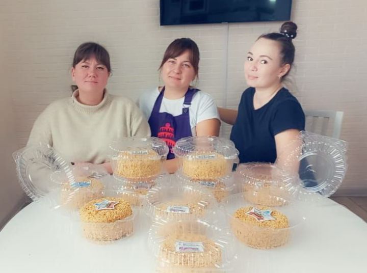 Нурлатцы испекли торты для участников СВО