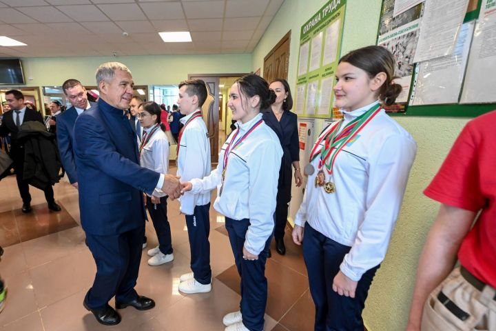 Рустам Минниханов рекомендует обратить внимание на подготовку сельхозспециалистов