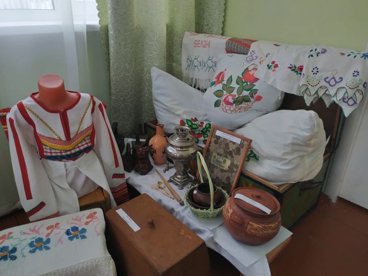 В детском саду «Шатлык» города Нурлат гостей встречает самовар с национальными угощениями