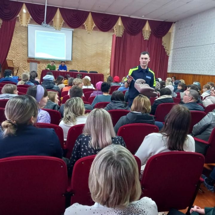 В школах района проходят родительские собрания с участием сотрудников ГИБДД