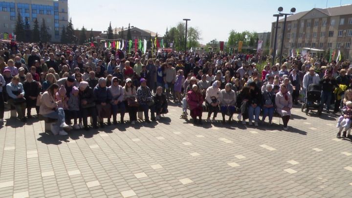 В Нурлате ели солдатскую кашу, пели песни военных лет и знакомились с музеем в чемодане