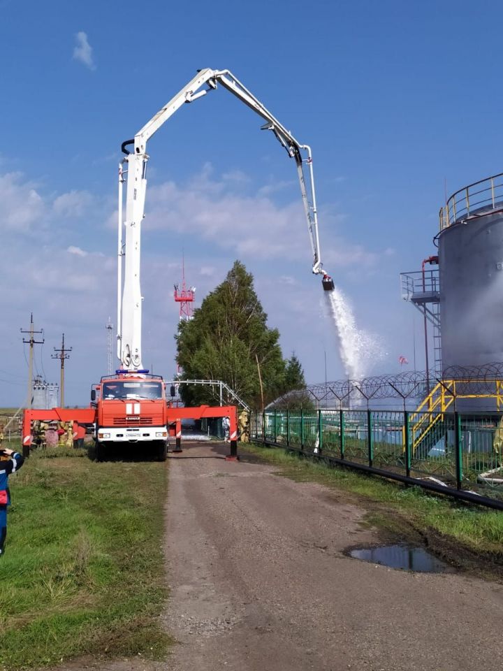 В Нурлате проводится проверка противопожарного водоснабжения