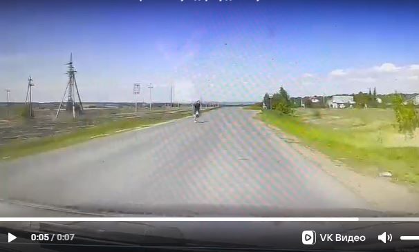 В Чистополе под колеса автомобиля попала 12-летняя девочка