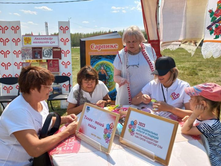 На празднике Уяв Центральная библиотека Нурлата развернула интерактивную площадку