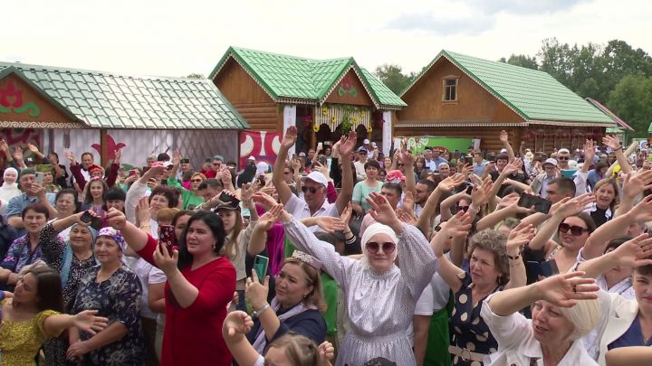 Нурлатцы поддержали Сабантуй в Казани