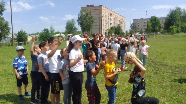 В Нурлате на старт вышли «Птички», «Оба-на», «Улыбка», «Короли» и «Радуга»