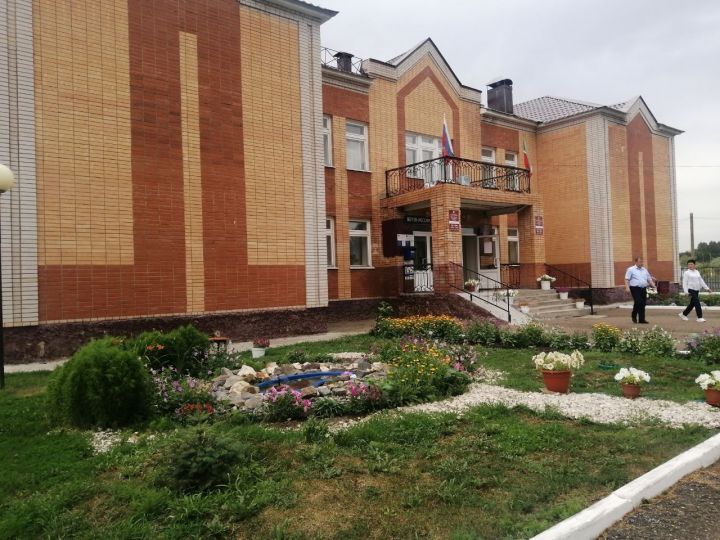 Дамир Ишкинеев посетил объекты Новоамзинского сельского поселения района