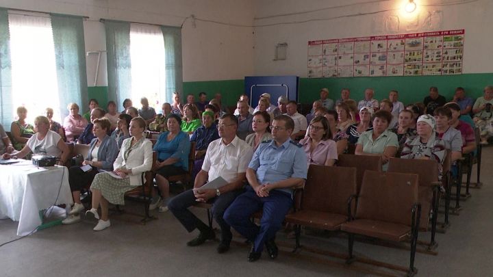 На сходах граждан сельчане рассказывают о своих достижениях и проблемах