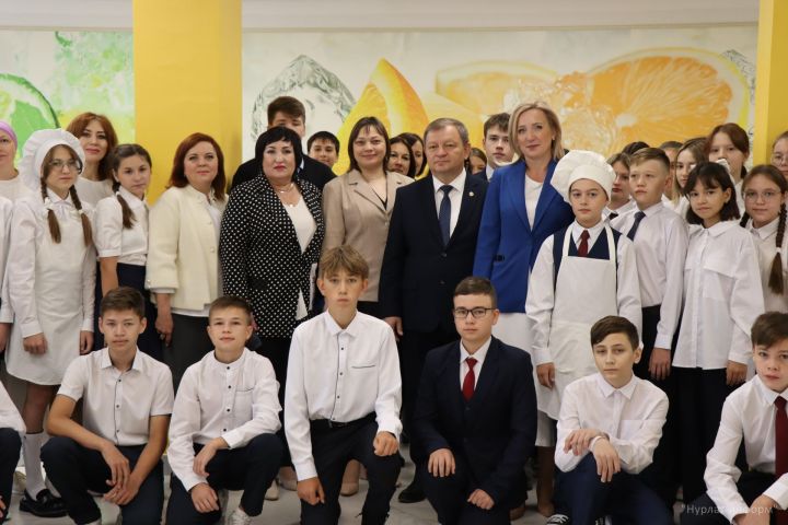 В Нурлатской школе №9 торжественно открыли пищеблок