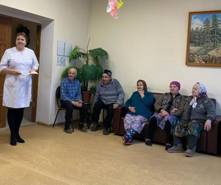 В Нурлатском доме для престарелых в первые дни нового года говорили о здоровье