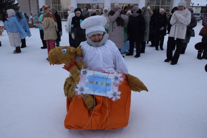 В Нурлате прошел традиционный фестиваль креативных санок «СаниFest»