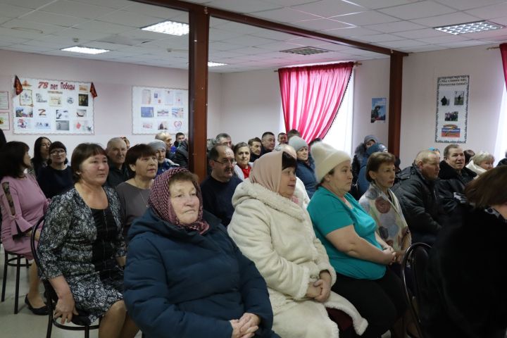 В Турноясе состоялась встреча руководства района с сельчанами