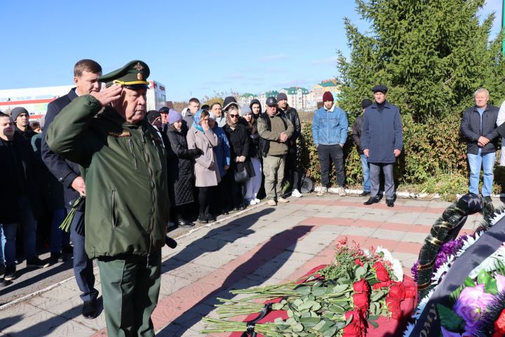 В Нурлате простились с героем СВО Мякишевым Виктором