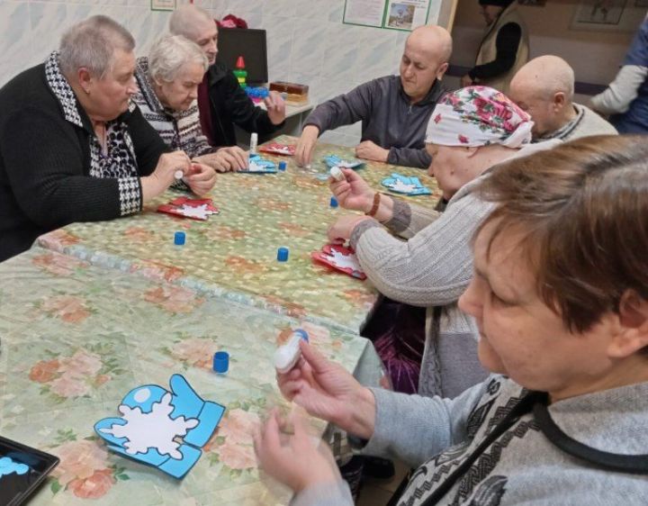 Сотрудники Нурлатского дома-интерната создают для жителей атмосферу тепла