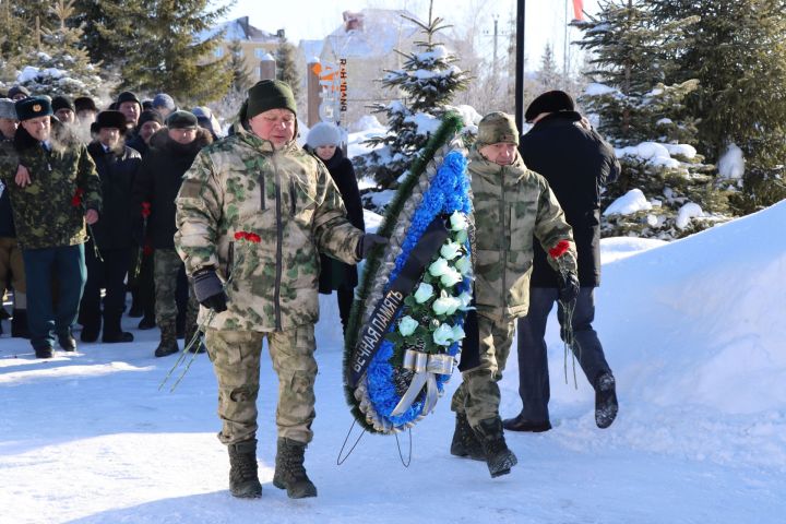 В День вывода советских войск из Афганистана в Нурлате прошел торжественный митинг