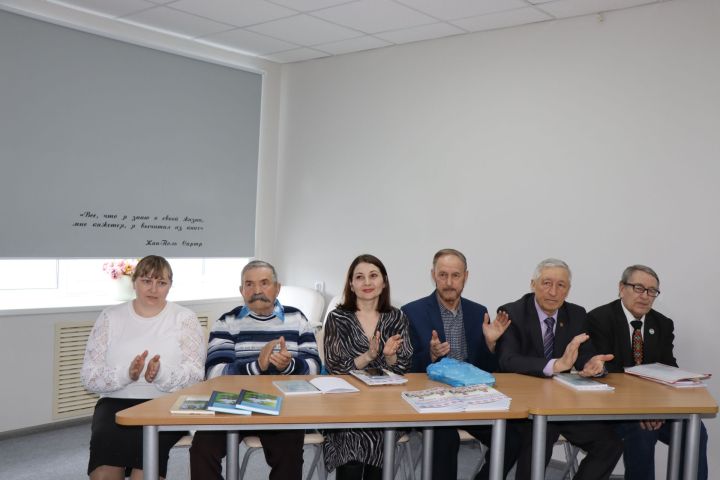 Нурлатские авторы презентовали третий сборник