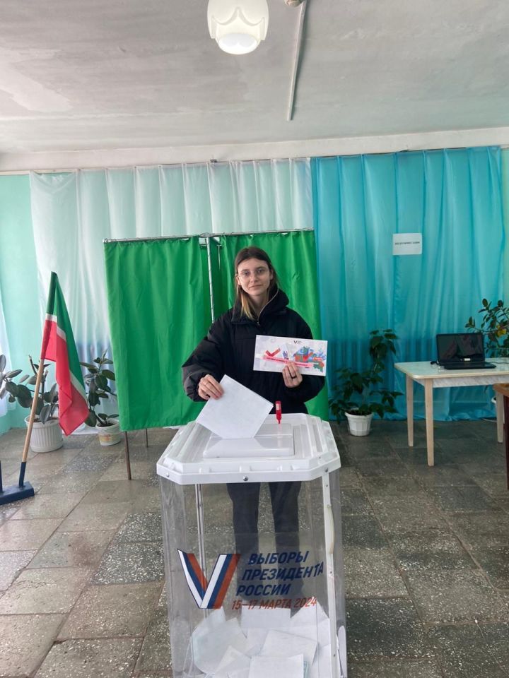Айсылу Гафиятуллина из Кичкальни приняла участие в выборах Президента России впервые