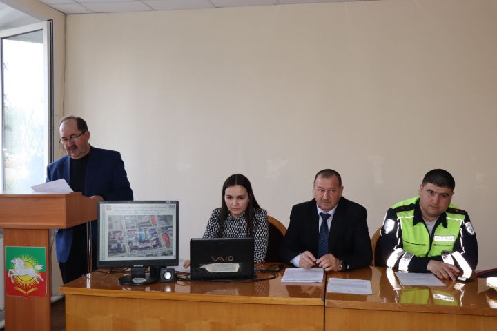 В Нурлате состоялось внеочередное заседание комиссии по БДД Нурлатского муниципального района